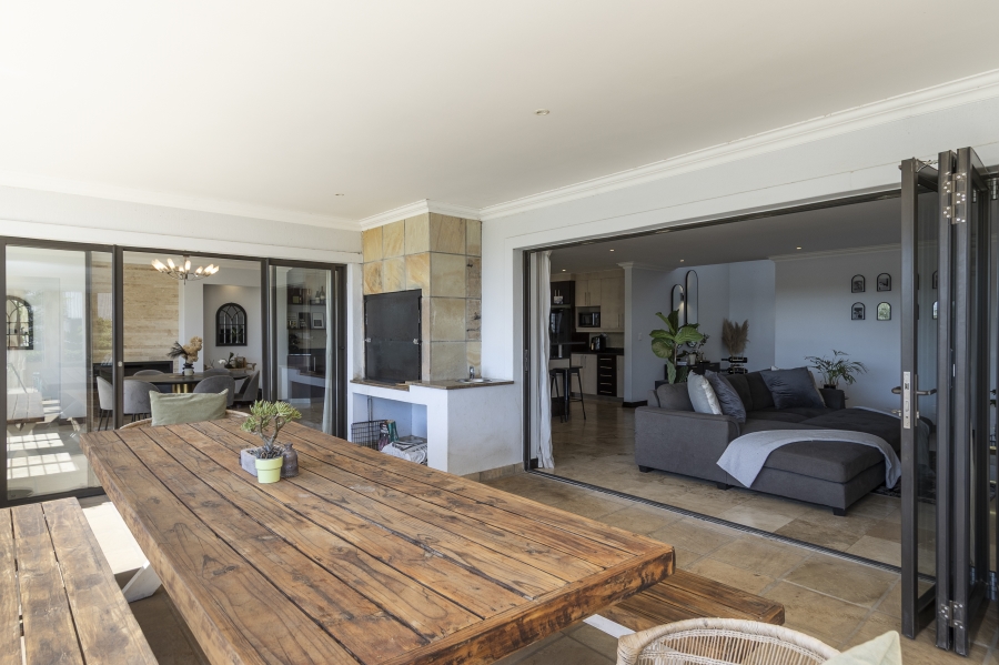 To Let 4 Bedroom Property for Rent in Heldervue Western Cape
